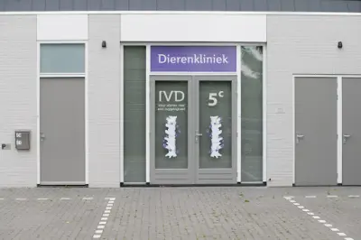 Dierenkliniek IVD, voor dieren met een ruggengraat botox Hoogeloon